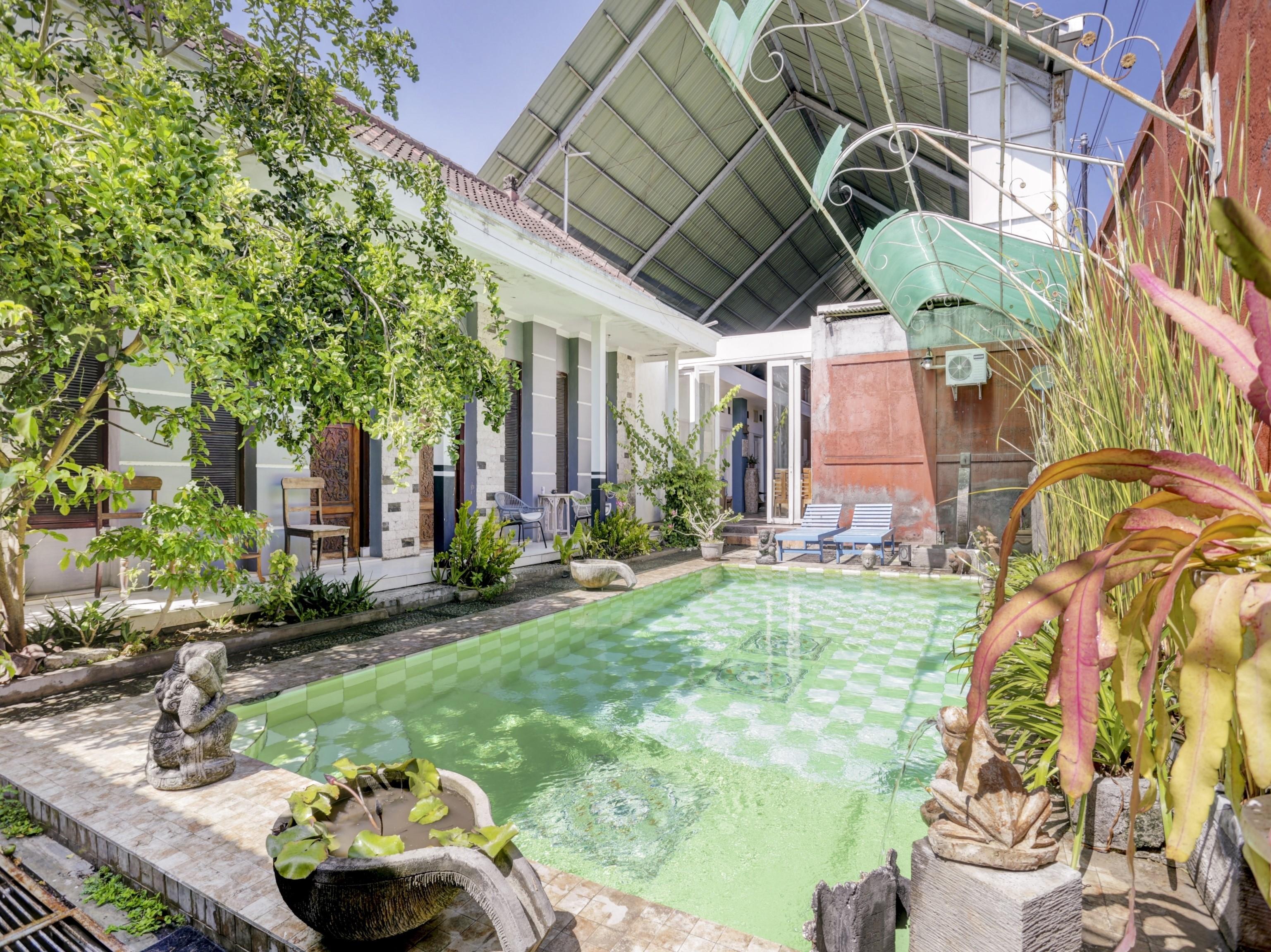 Oyo 90363 Nira Bali Hotel