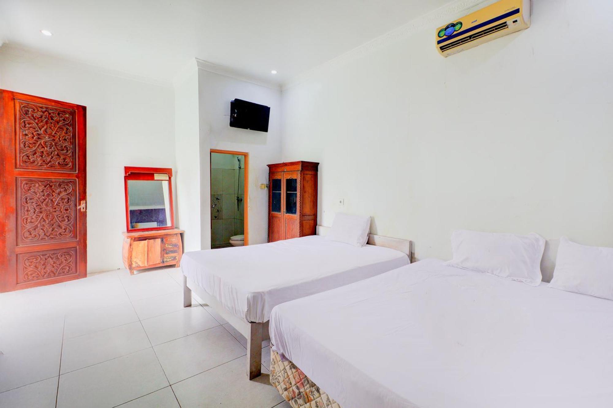 Oyo 90363 Nira Bali 3*