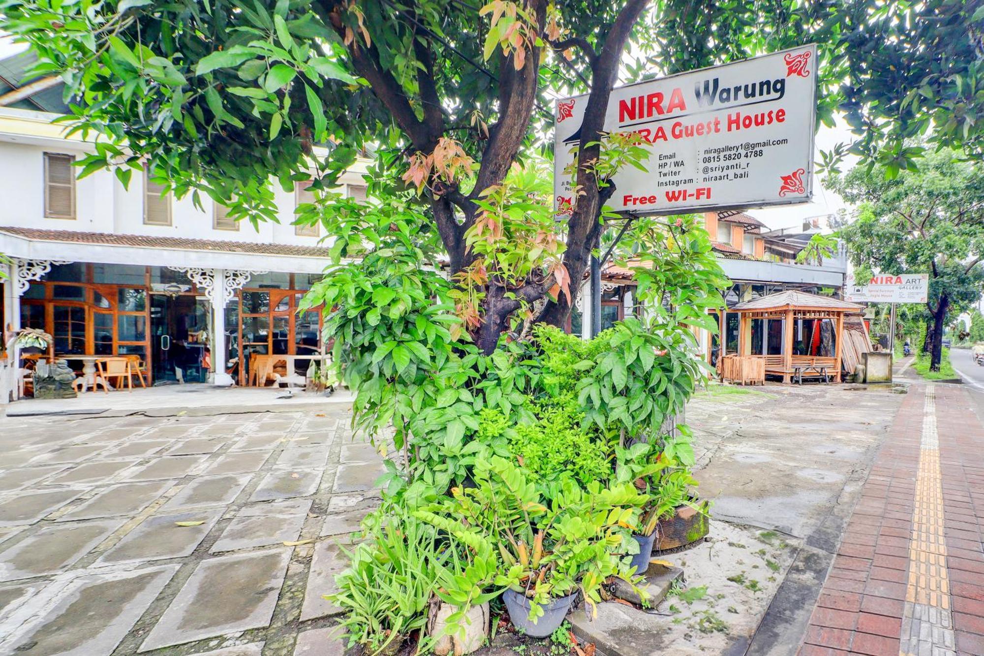 Oyo 90363 Nira Bali 3*