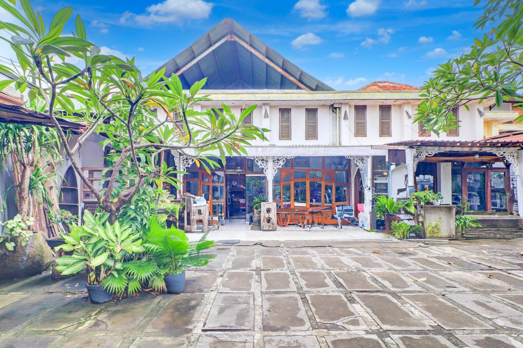 Oyo 90363 Nira Bali